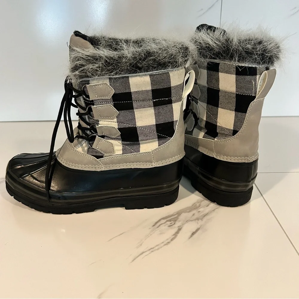Natural-reflections Women's Black and Grey Boots Size 9